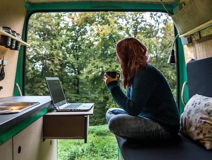 Vivre libre, dans la nature et connecté !