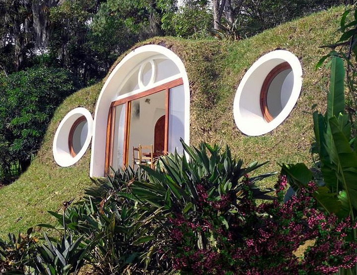 Les maisons de hobbit version écolo