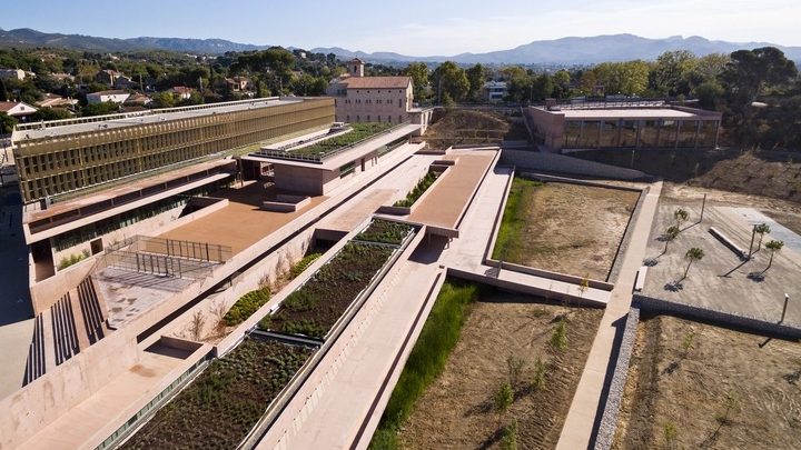 Un lycée écolo à la mémoire de Simone Veil