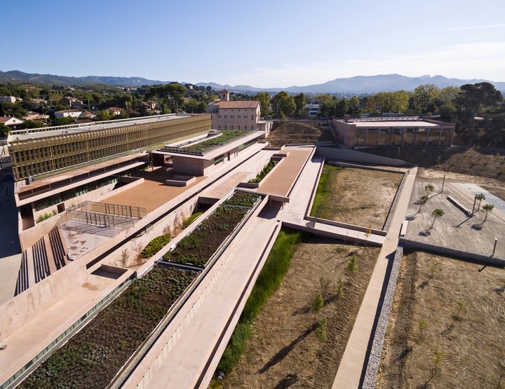 Un lycée écolo à la mémoire de Simone Veil