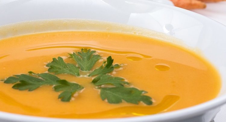 Soupe de carottes à l'orange glacée