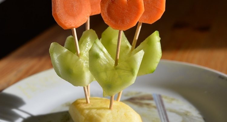 Des fleurs dans les assiettes