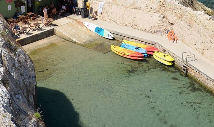 Nettoyage de la piscine du Vallon des Auffes