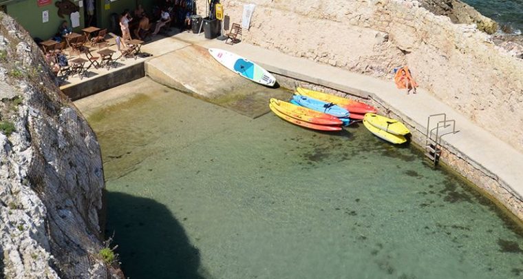 Nettoyage de la piscine du Vallon des Auffes