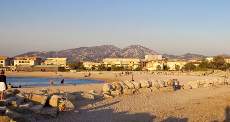 Ramassage plages du Prado avec Recycle Plastique