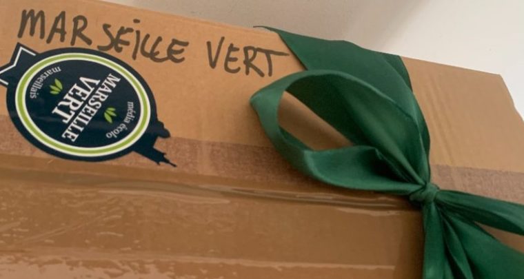 Offrir une boîte solidaire pour Noël